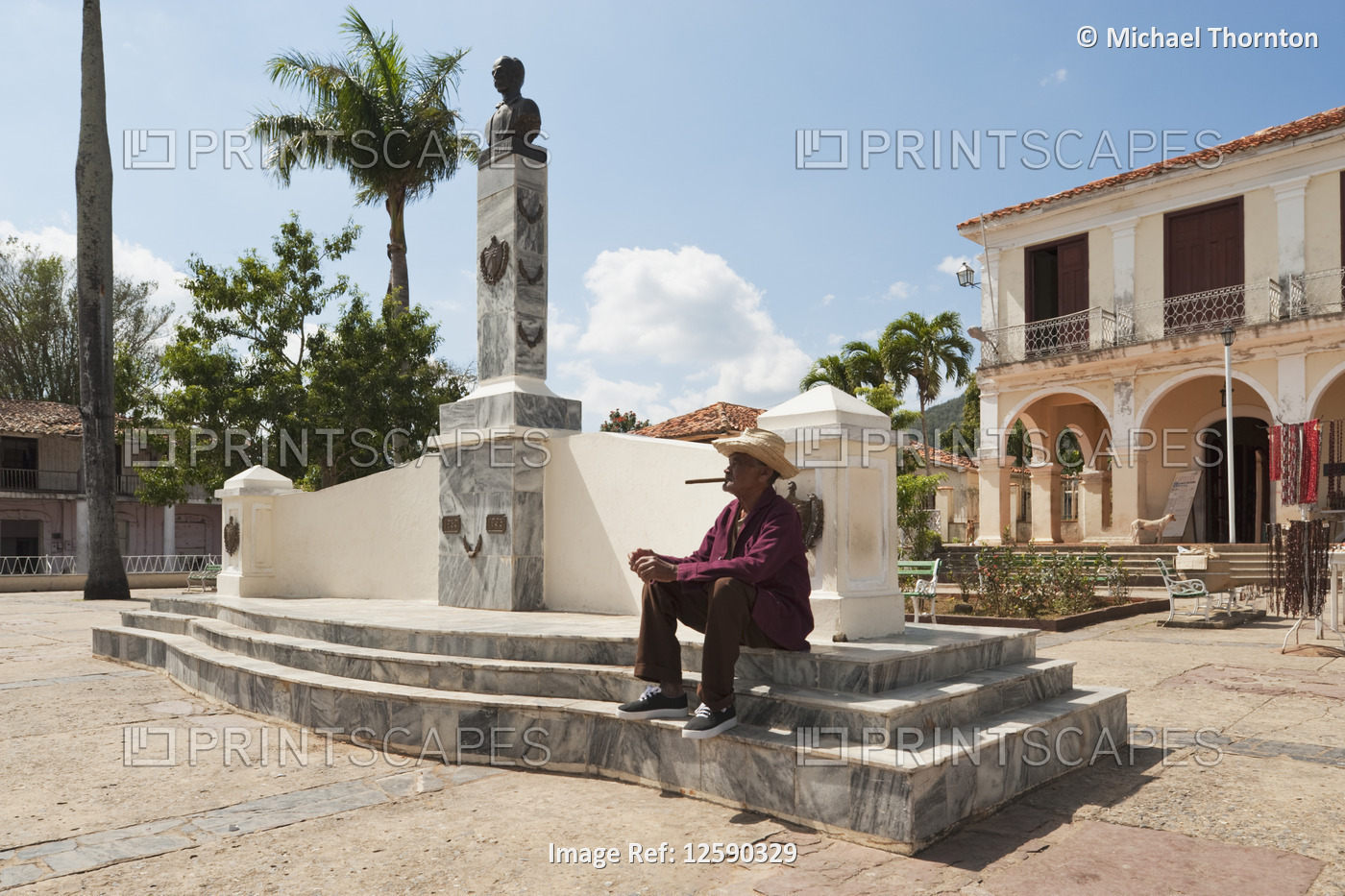 Memorial to Jose Martí, Central Park, with the Casa de la Cultura, the former ...