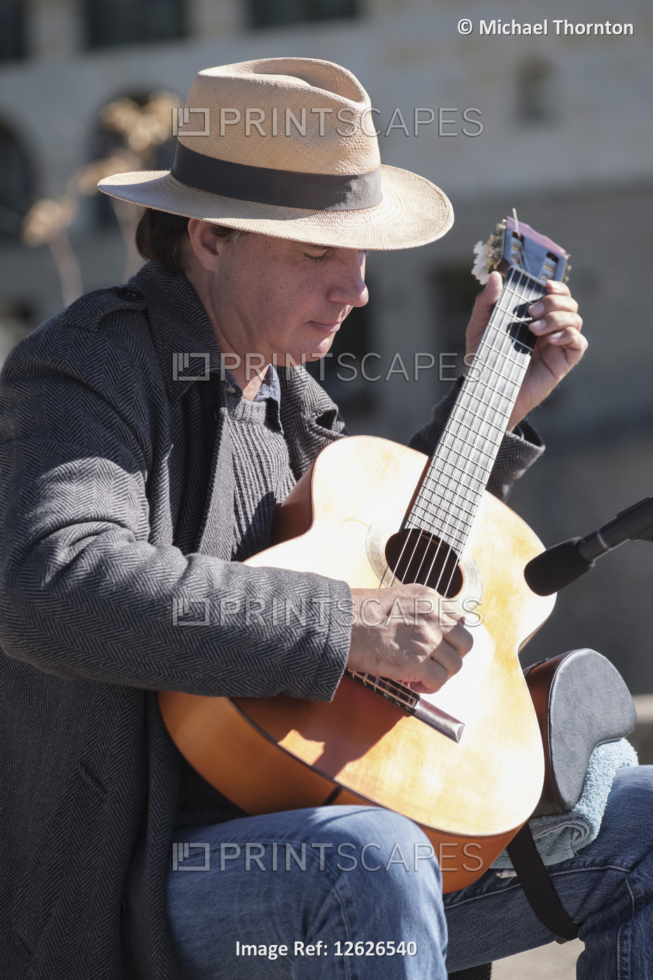 Buscar playing guitar, Ronda, Malaga, Spain
