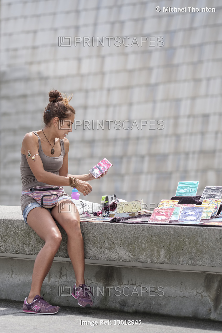 Street Vendor outside the Guggenheim Musuem, Bilbao, Vizcaya, Pais Vasco, Spain,